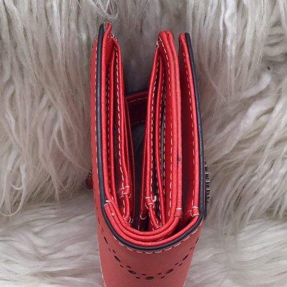 Sendefn Red Billfold Wallet - Picture 9 of 10